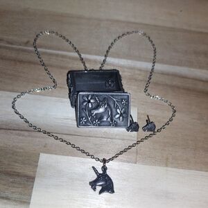 Black Jewelry Set with Bird Design